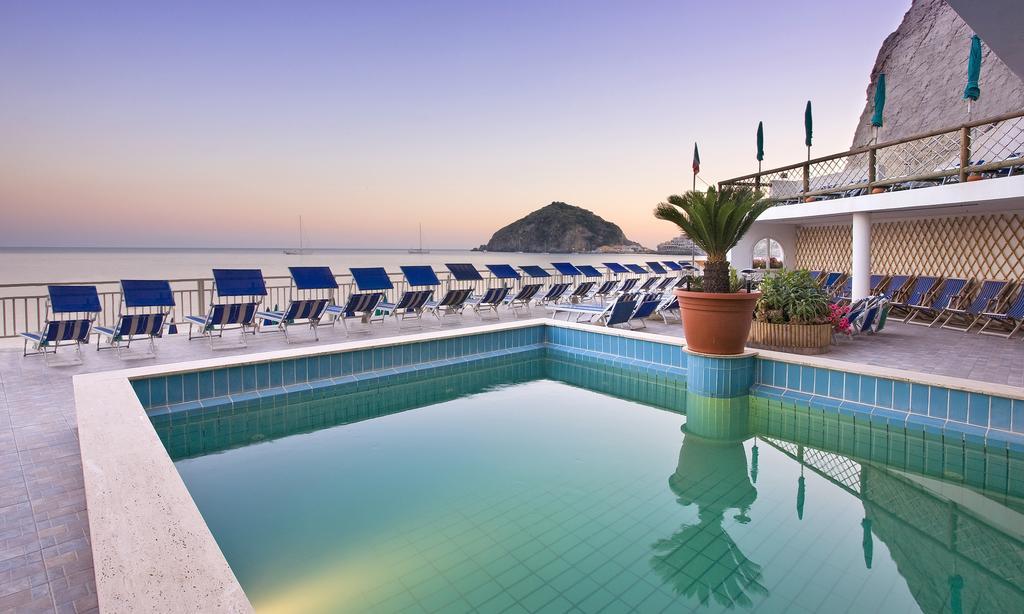 Hotel Vittorio Beach Resort Барано-д'Иския Экстерьер фото