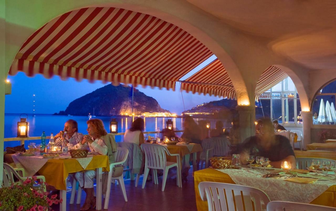 Hotel Vittorio Beach Resort Барано-д'Иския Экстерьер фото